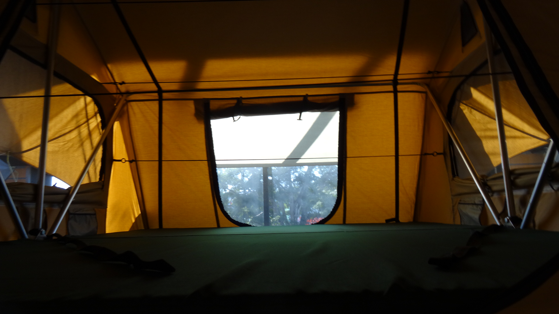 Roof Top Tent 1.8 Superior interior