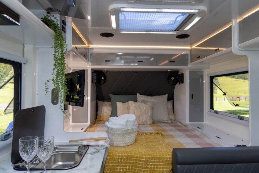 Gibb 16 Couples Hybrid Offroad Caravan - Image 6