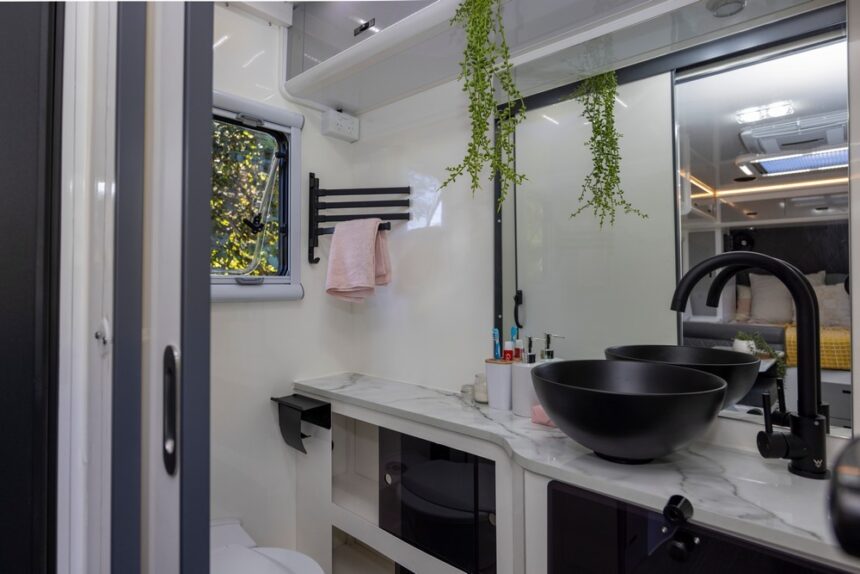 Gibb 16 Couples Hybrid Offroad Caravan - Image 11