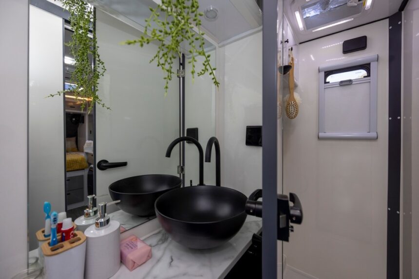 Gibb 16 Couples Hybrid Offroad Caravan - Image 17