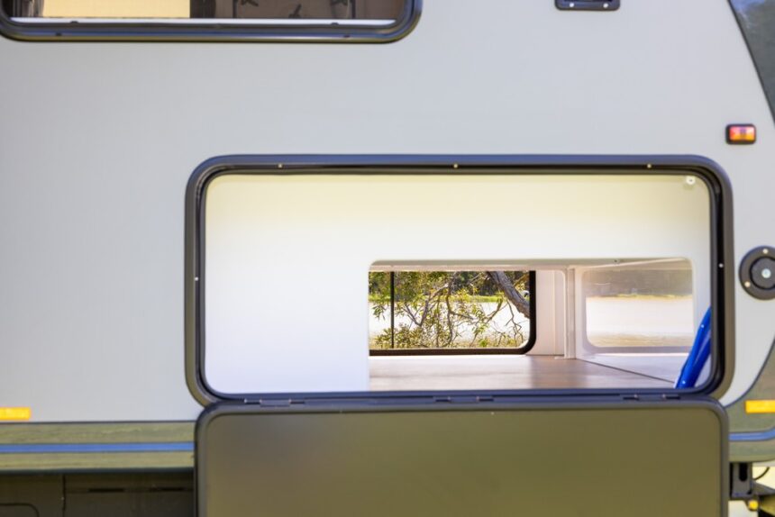 Canning X19 Couples Hybrid Offroad Caravan - Image 25