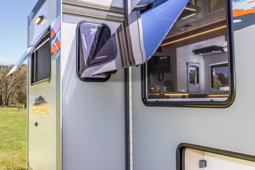 Canning X19 Couples Hybrid Offroad Caravan - Image 28