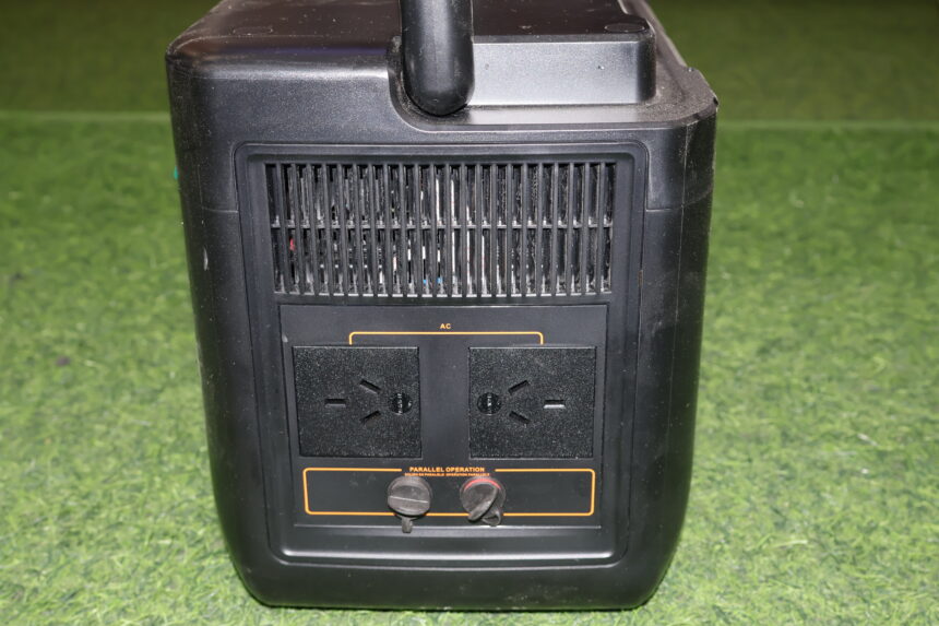 AusTuff 1200w Portable Power Pack - Image 4