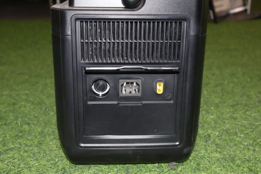 AusTuff 1200w Portable Power Pack - Image 5